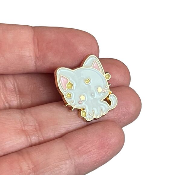 Sailor Moon Chibi Artemis White Cat Enamel Pin - Picture 6 of 8